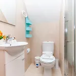 Governors Row * לאגוּ‏ש