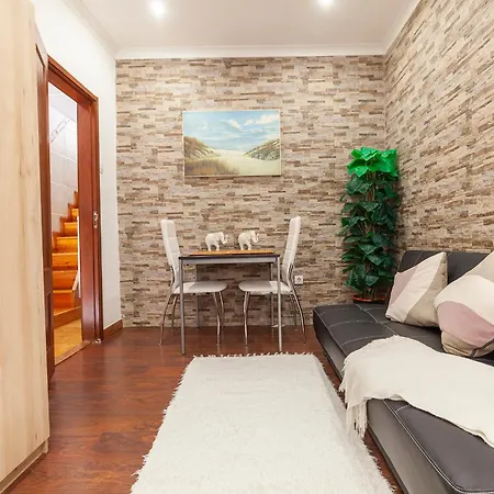 Governors Row Apartment *