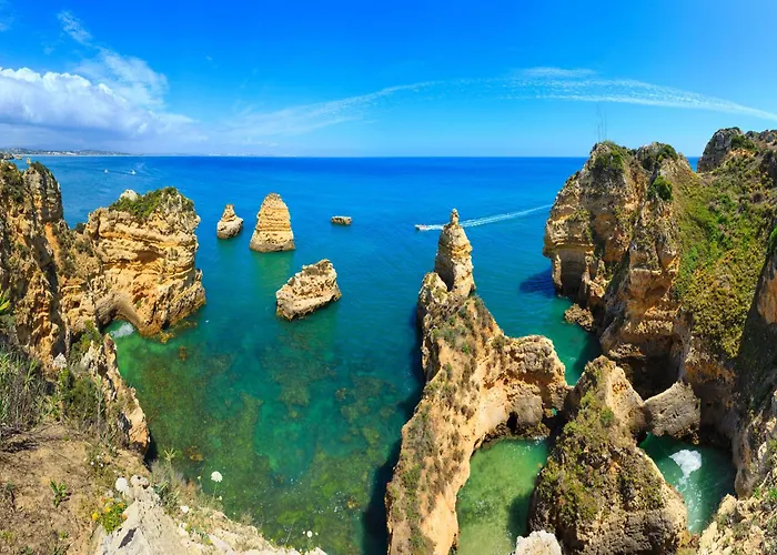 Governors Row * לאגוּ‏ש